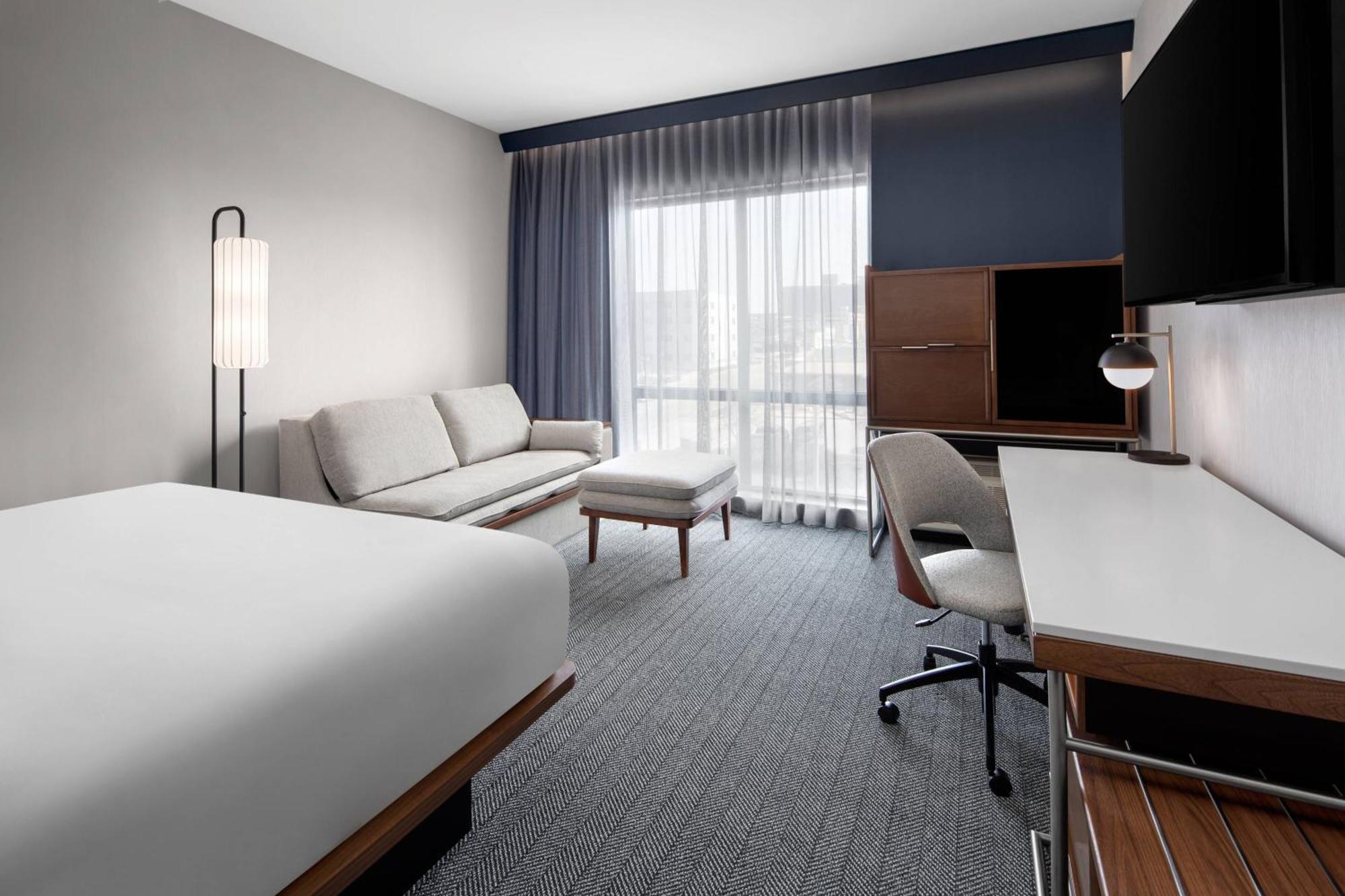 Courtyard By Marriott Lansing Downtown Hotel Ngoại thất bức ảnh