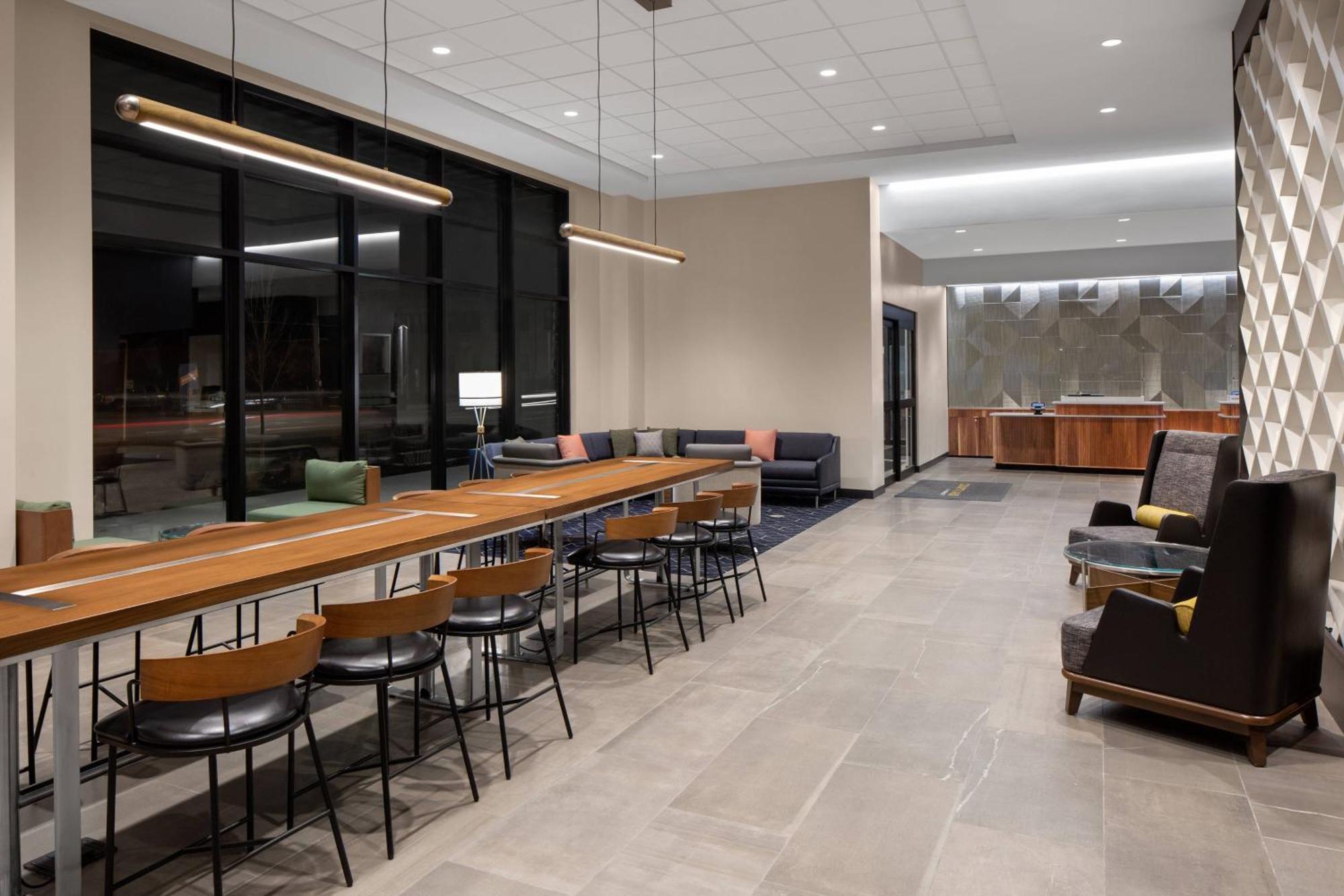 Courtyard By Marriott Lansing Downtown Hotel Ngoại thất bức ảnh
