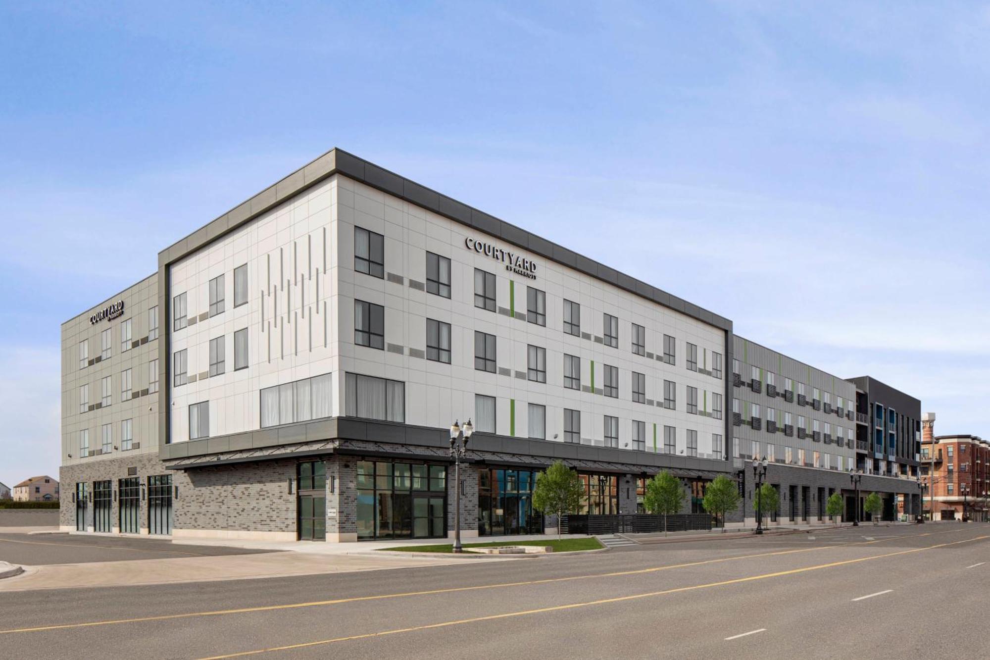 Courtyard By Marriott Lansing Downtown Hotel Ngoại thất bức ảnh
